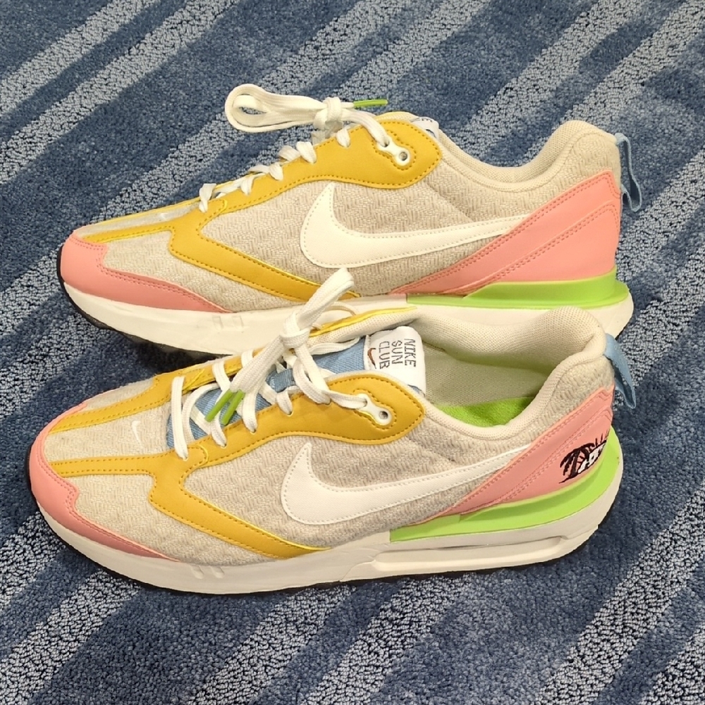 Nike Women Air Max Dawn SE, Nike Sun Club